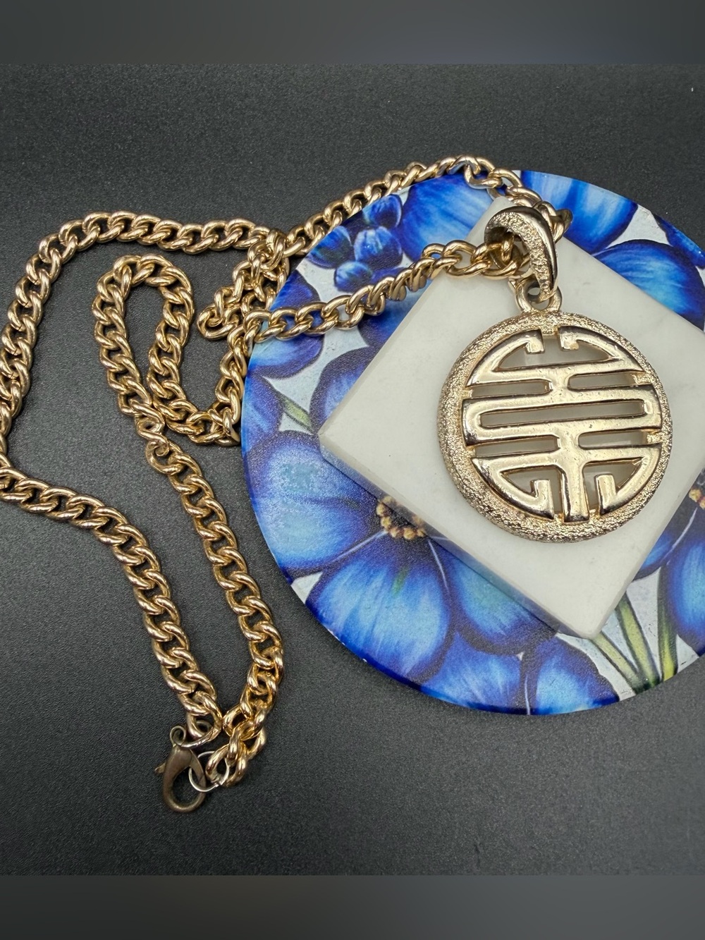 Sarah Coventry Pendant necklace #562 gold tone